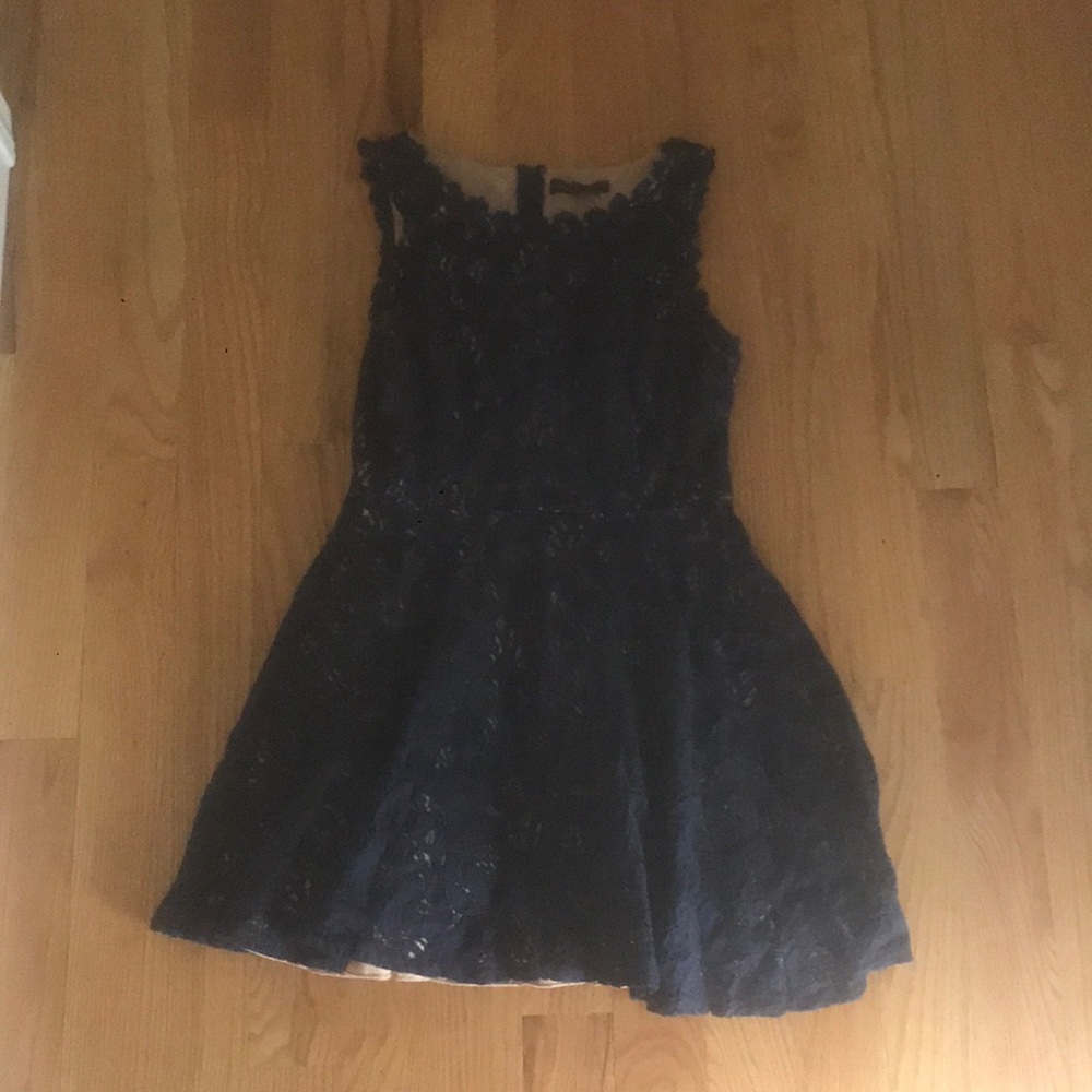 Cute, midi, cute waist navy and nude dress